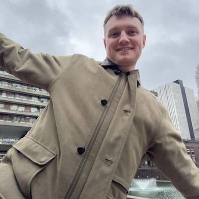 Professional Musician/Singer looking for a room! Main Photo