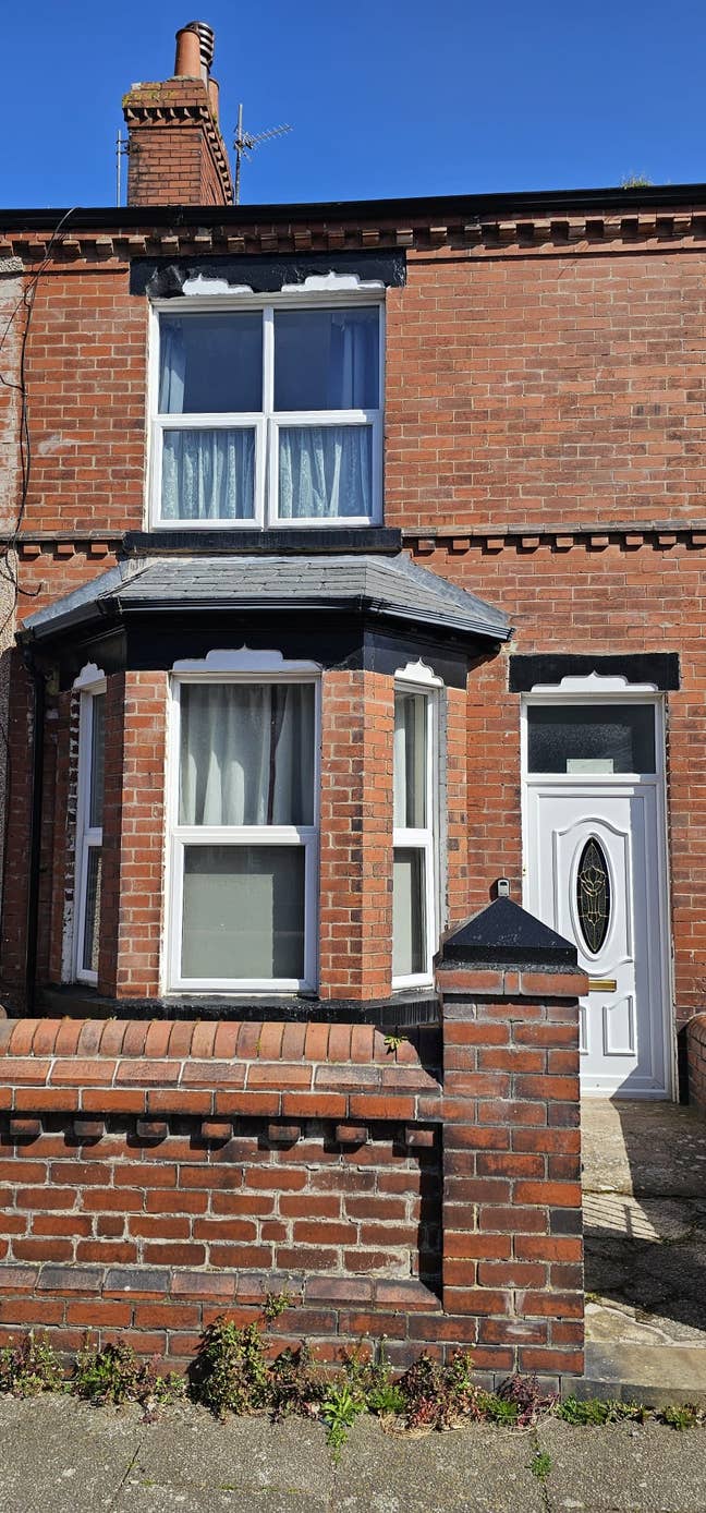 Double rooms, just  5 min walk to BAE Main Photo