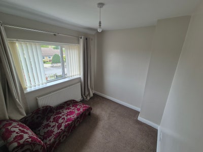 Room available in lovely home Main Photo