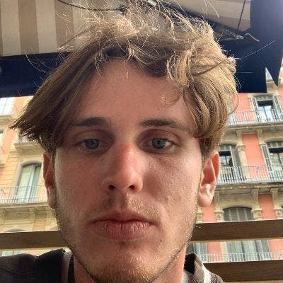 21 year old Male seeks a single or double room Main Photo