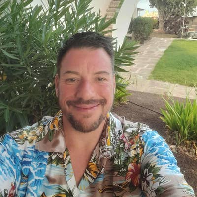 Looking for a home from home Main Photo