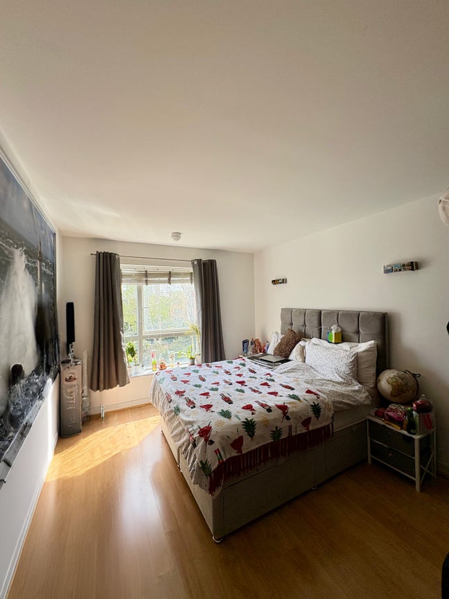 Short Let** Cosy Ensuite Room Main Photo