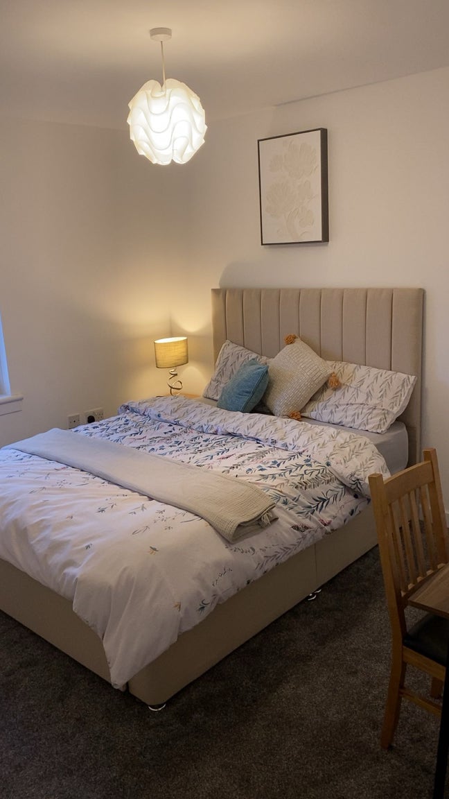 Double room near Royal infirmary Edinburgh  Main Photo