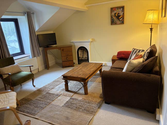 Spacious Attic Suite, Bills Included Main Photo