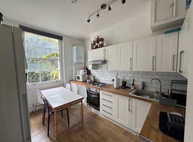 Subletting a room in central London 🌿  Main Photo