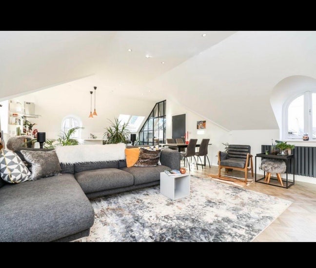 All-in Luxury Double En-Suite Room in Prime Leam!  Main Photo