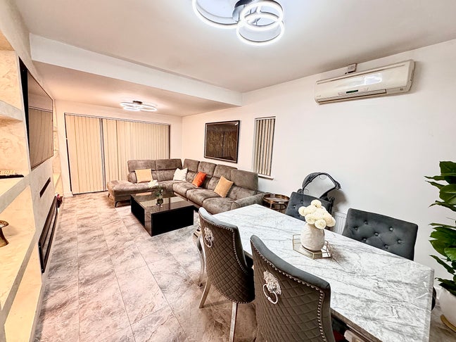 Luxe 4Bed House| Emerson Park | Hornchurch |London Main Photo