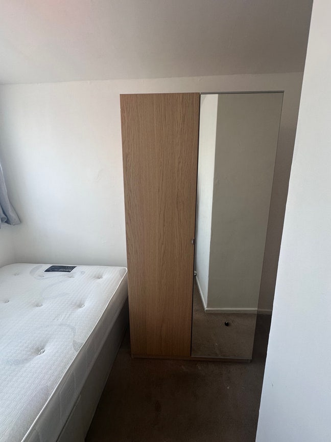 Single  Room Near Langdon Park DLR station  Main Photo