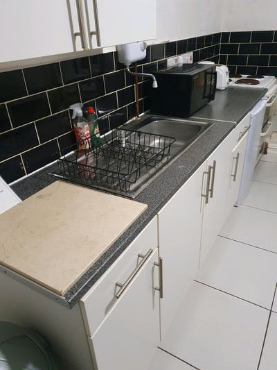 Studio flat with Kitchenette  Main Photo