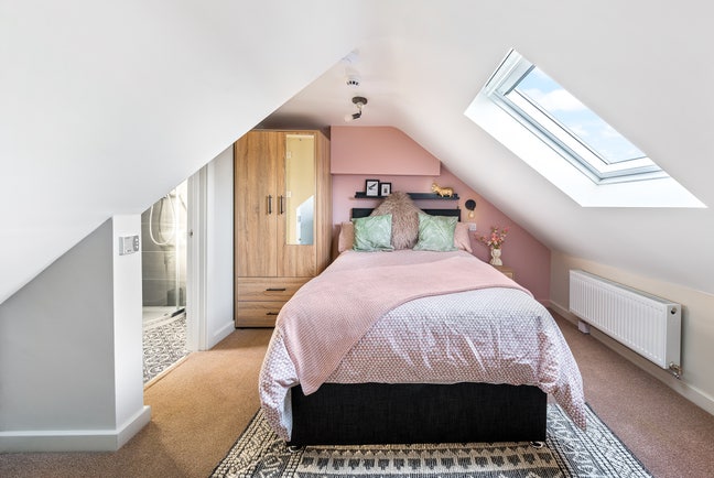 🌟Private Top Floor Bedroom with En-Suite 🌟 Main Photo