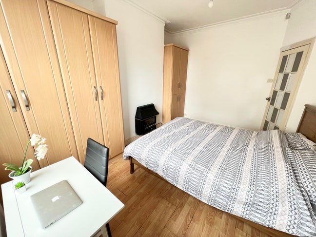 &pound;525 Double | BILLS INC⚡️📍15 mins to City Centre Main Photo