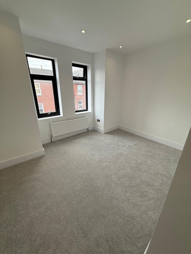 Modern Ensuite Double Room  Main Photo