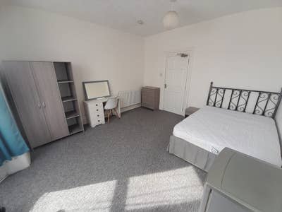 2 Rooms in Westham close to town Main Photo