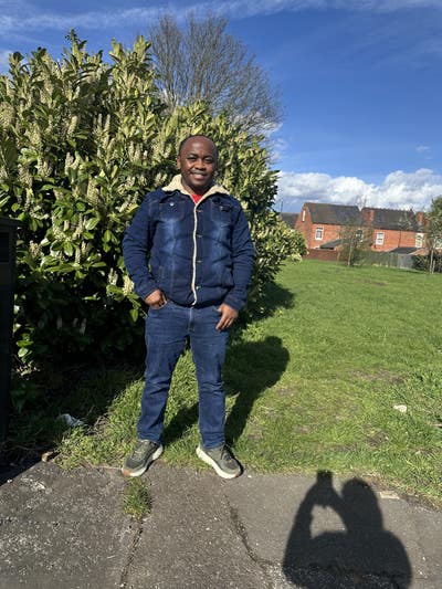 I am a professional male aged 27. I am lookin... Main Photo