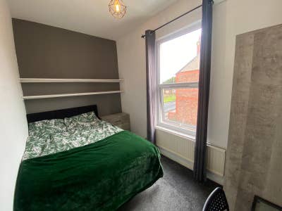 Two Double Bedroom in 5 Bed House Share, L15 Main Photo