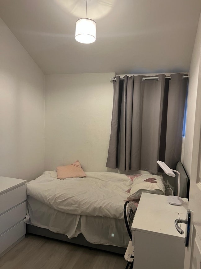 Single Room Main Photo