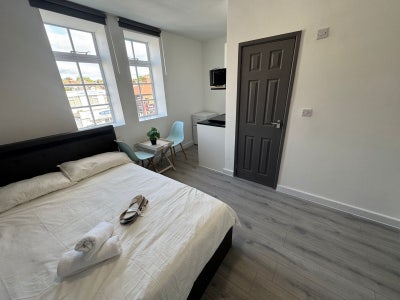 Furnished studio Flat in Edgware (HA8) Main Photo