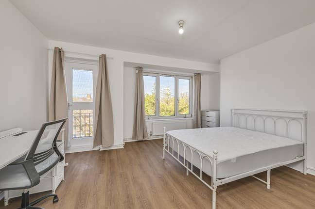 Rooms in SE5 - new flat w transport links Main Photo