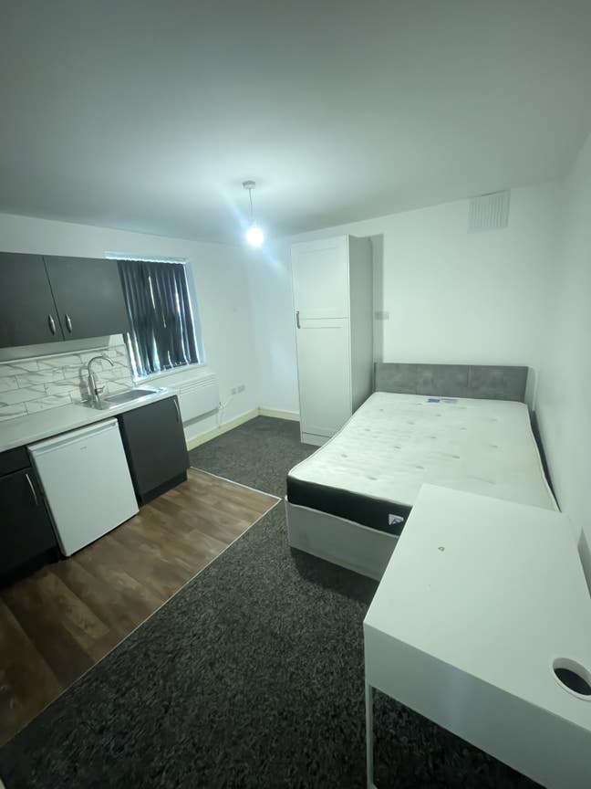  Luxurious Studio Apartments Located in Foleshill Main Photo