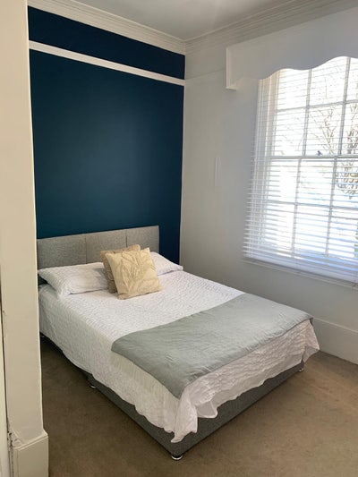    Town  Centre  Female Only Stunning  House  Main Photo