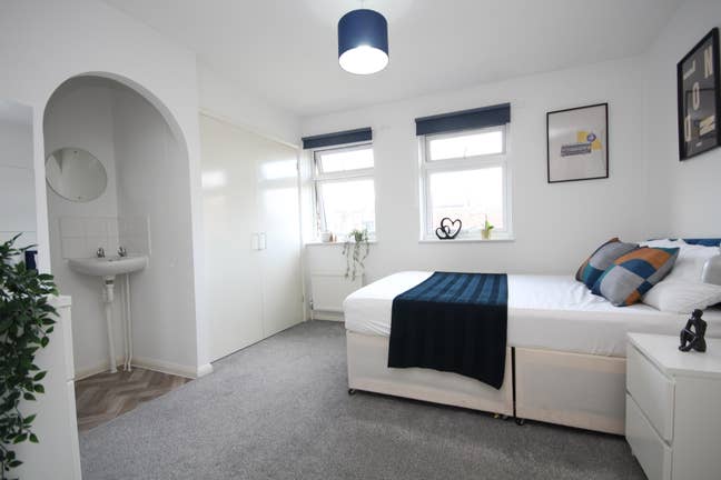 * Three Great Doubles * Pro Share W5 (Sth Ealing)* Main Photo