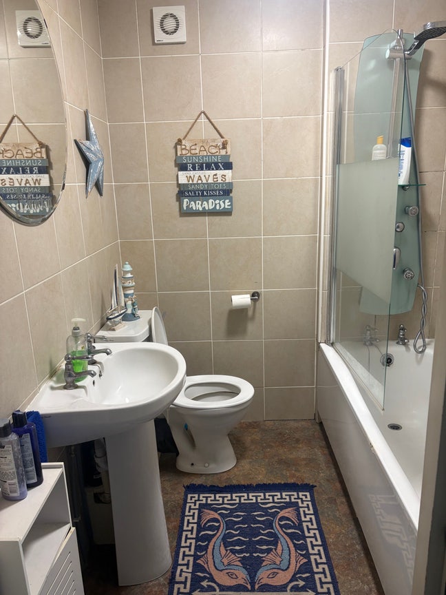 Good sized double room Main Photo