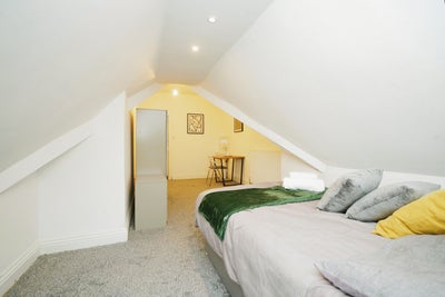 All bills included large furnished double room Main Photo