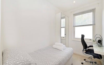 Large Furnished Room for Rent in 2- Bedroom Flat  Main Photo