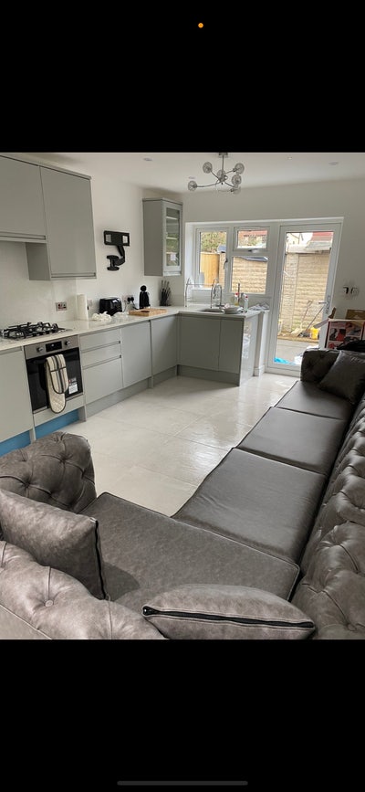 2 King Size Ensuite Bedrooms with a shared kitchen Main Photo