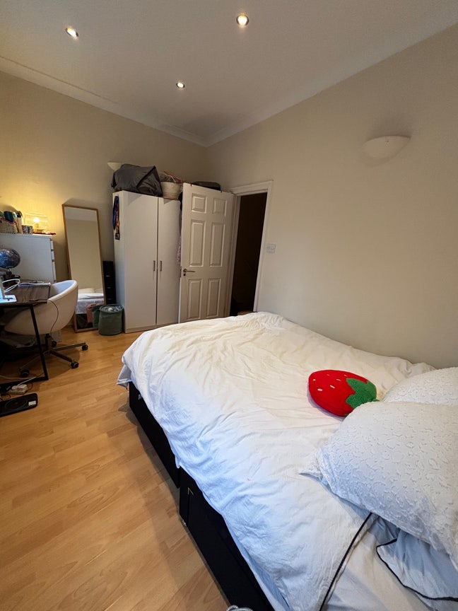 Double room to rent in the heart of Homerton  Main Photo