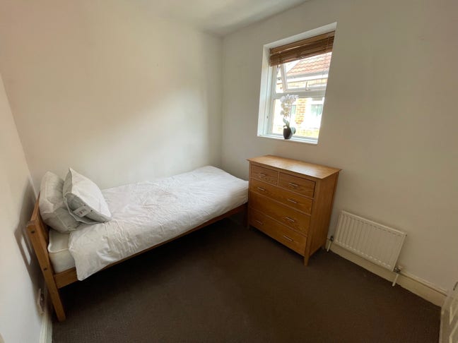 Rooms to Rent, Fully Furn. All Bills. No Deposit Main Photo