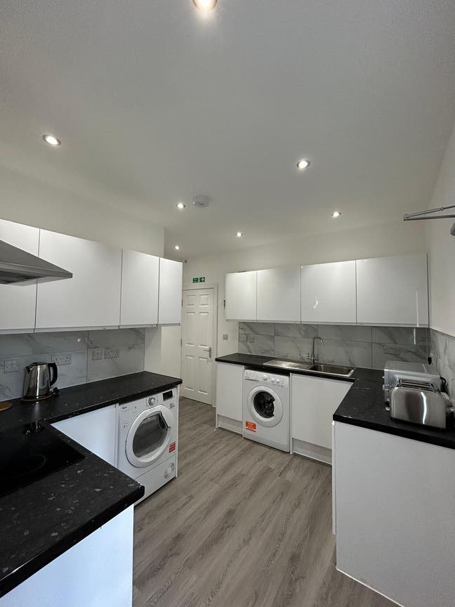 Spacious Ensuite Studio Room in Peterborough Main Photo