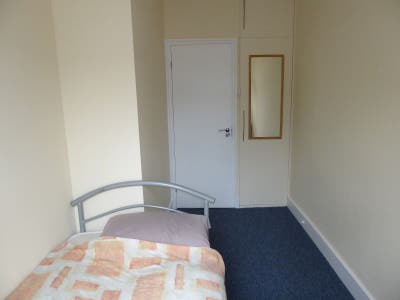 Single Room in Queens Park Main Photo