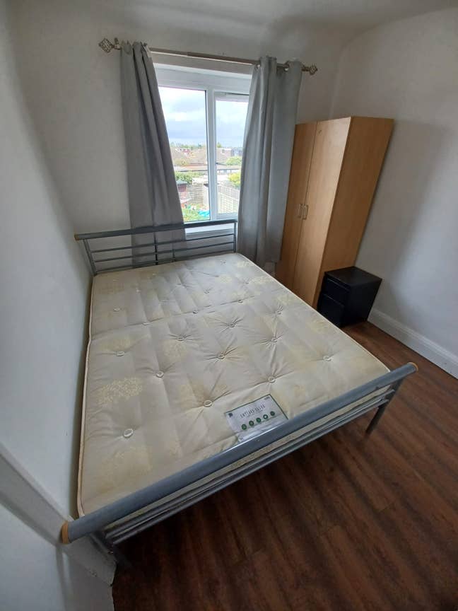 Available Room for rent  Main Photo