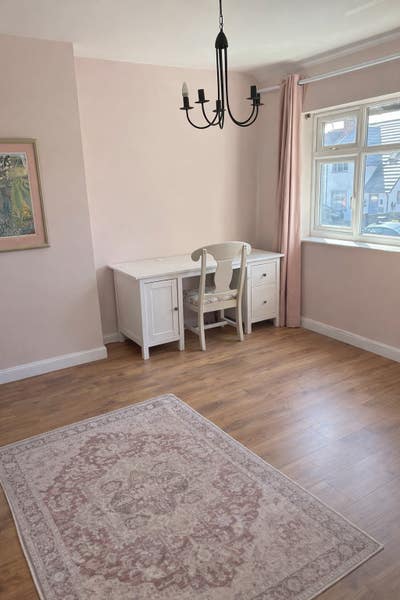 Peaceful double room in semi-rural home Main Photo
