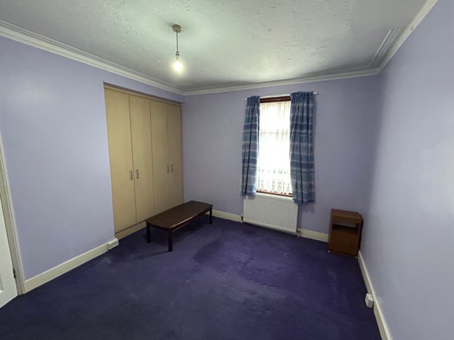 Large 1-Bed Flat | Flexible Layout | Parking Main Photo