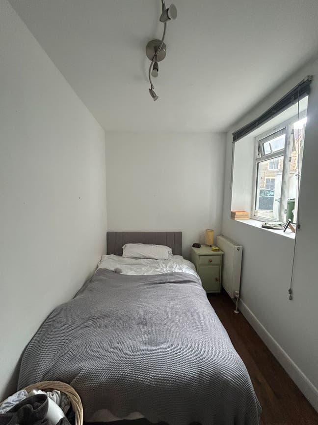 Small Double Room in Brockley Main Photo
