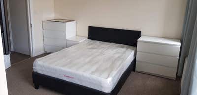 Rooms in 4-bed house – 3 en-suite – 1 min walk bus Main Photo