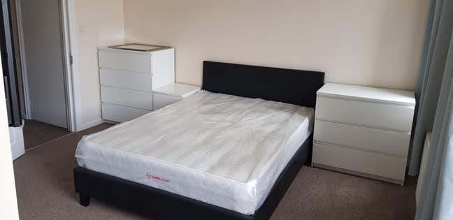 Rooms in 4-bed house – 3 en-suite – 1 min walk bus Main Photo