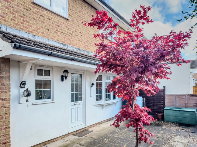 Hinkley Contractors | 2-Bed House | All Bills Inc  Main Photo