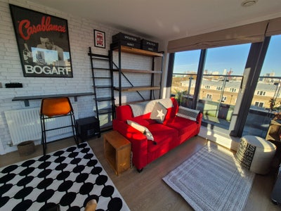 1 bed flat in Bow with stunning views Main Photo