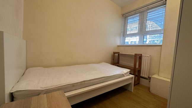 Single room available in Stockwell Main Photo