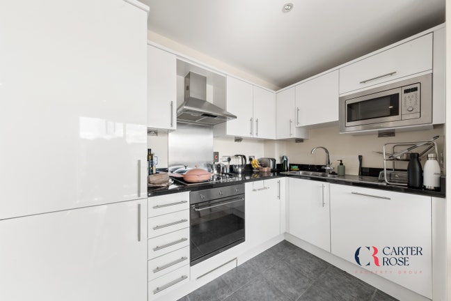 Fab 1 bed 1st floor flat on Long Lane Main Photo