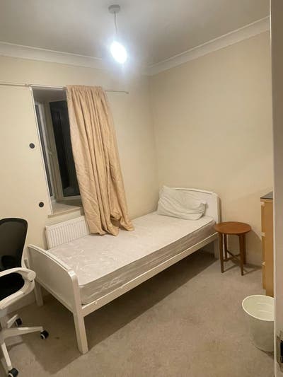 🏡 Peaceful Single and Ensuite Room in &pound;550 IG4 Main Photo