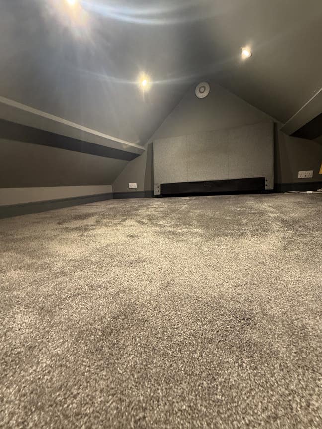 Small detached barn conversion - studio  Main Photo