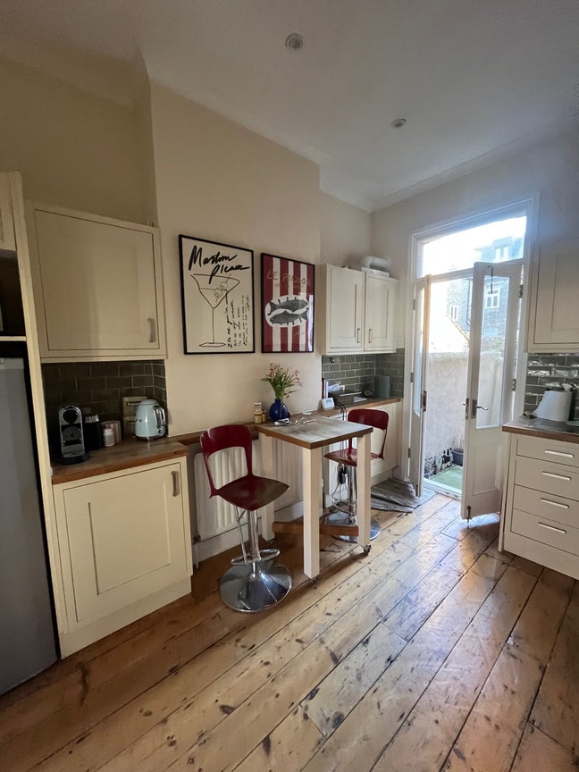 Room available for rent in Clapham Junction Main Photo