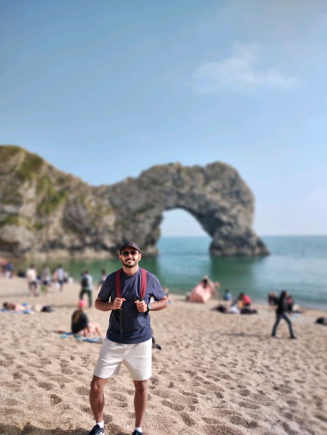 Moving to London (Less than 800) Main Photo