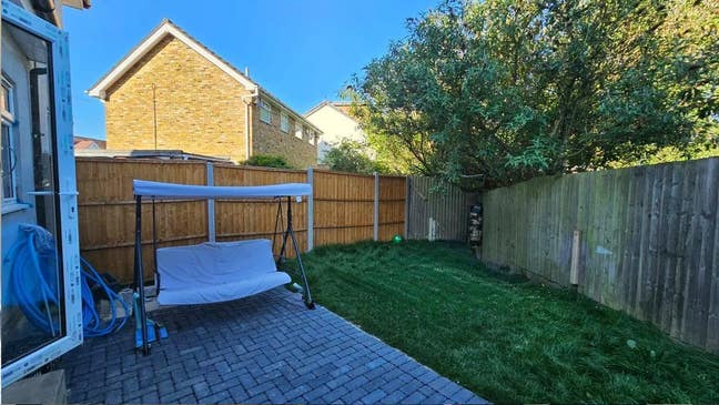 Extra Large Double room  near Rayners Lane Main Photo