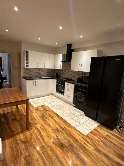 Room(s) Available  Main Photo