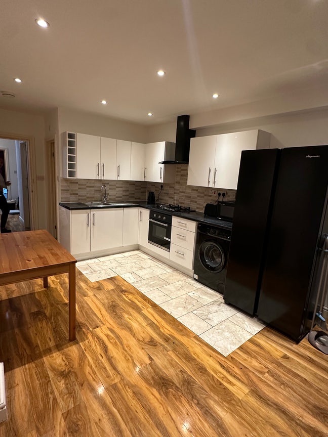 Room(s) Available  Main Photo